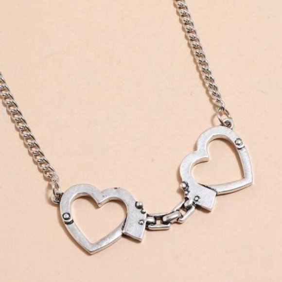 Heart Shaped Handcuffs Decor Necklace - Picture 2 of 2